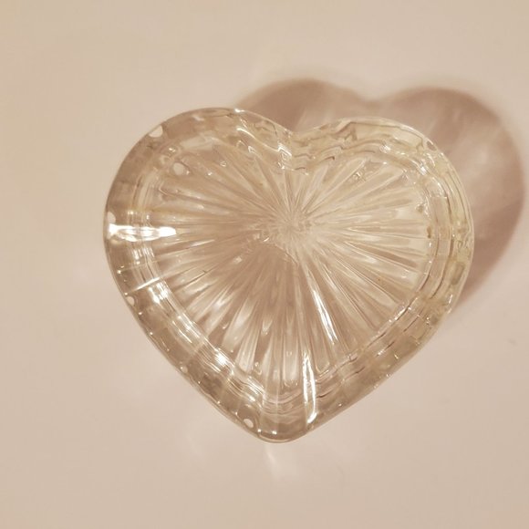 Glass Heart Shaped Trinket Jewelry holder - Picture 5 of 11